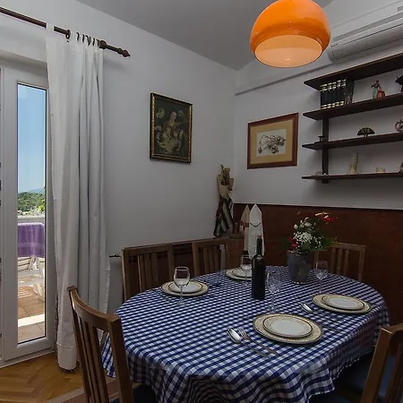 Mador Apartment