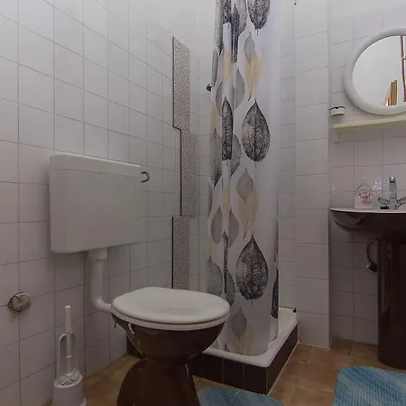 Mador Apartment *